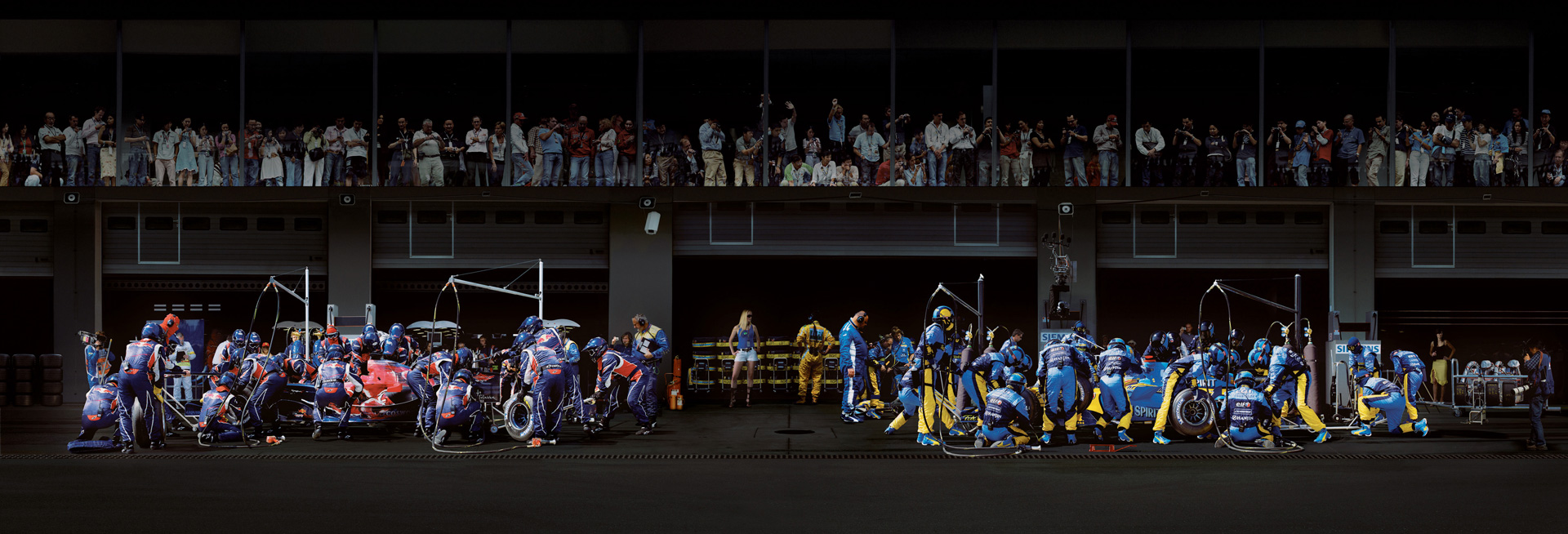 一个ndreas Gursky - F1 Boxenstopp III, 2007, chromogenic print mounted on Plexiglas in artist's frame