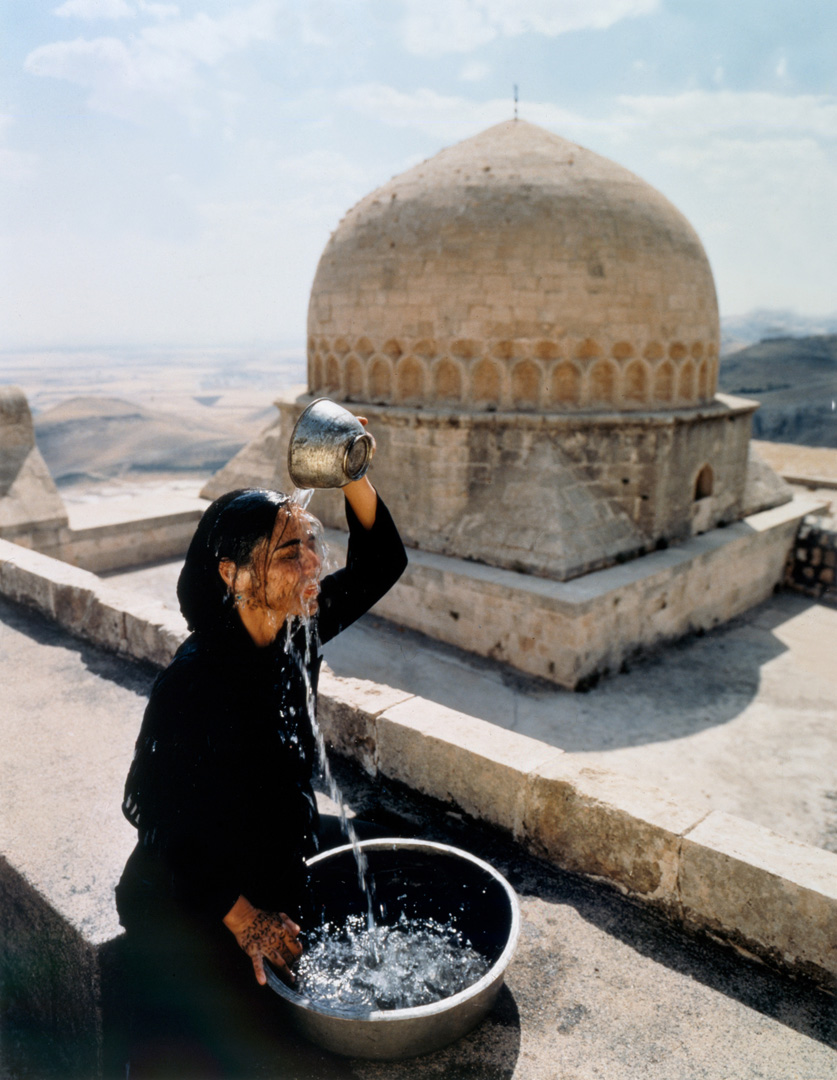 Shirin Neshat-独白系列，2000年，Cibachrome印刷品