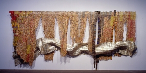 El Anatsui-土条和皮肤，2008年