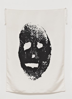Mike Kelley -血与土(马铃薯版画)(来自系列& &;三色堇金属/三叶草蹄&;)，1989，丝网印刷在丝绸上